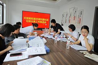 意甲- 罗马2-0九人那不勒斯升第六 佩7制胜波利塔诺奥斯梅恩染红